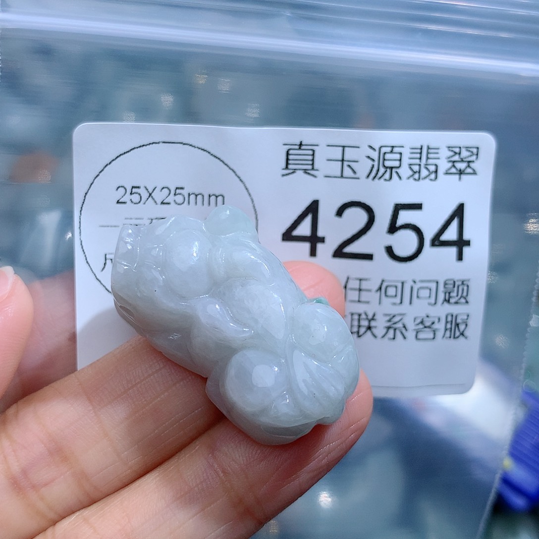 翡翠颈饰未镶嵌4254。