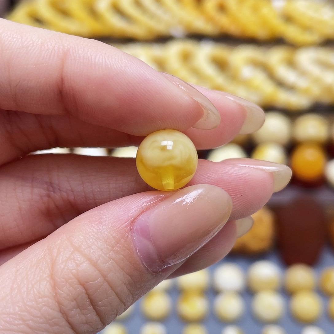 琥珀裸石未镶嵌蜜蜡圆珠10.7mm