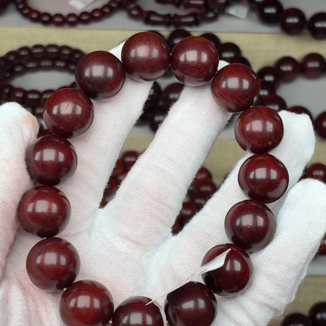 无***。小叶紫檀手串/手链