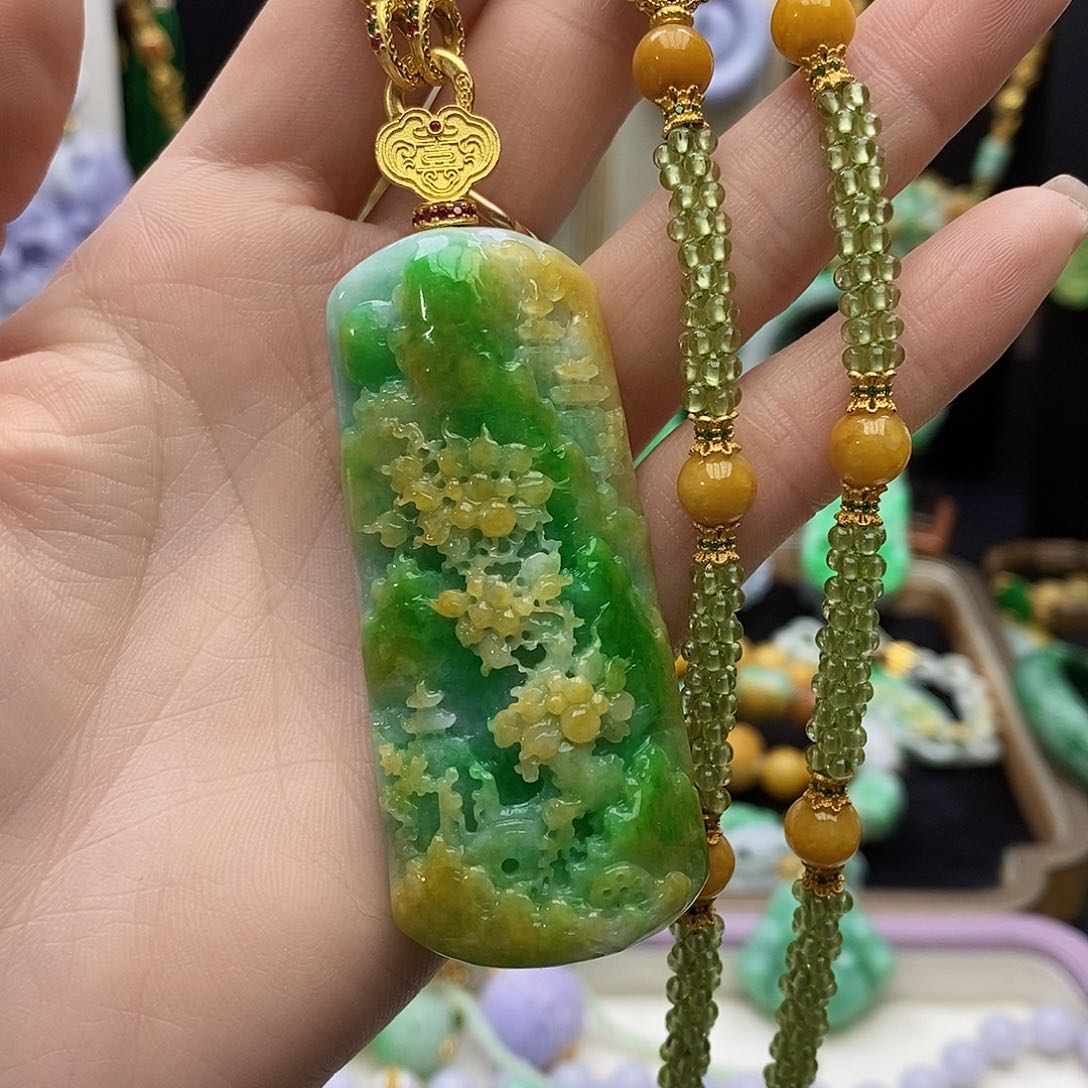 翡翠颈饰未镶嵌天然