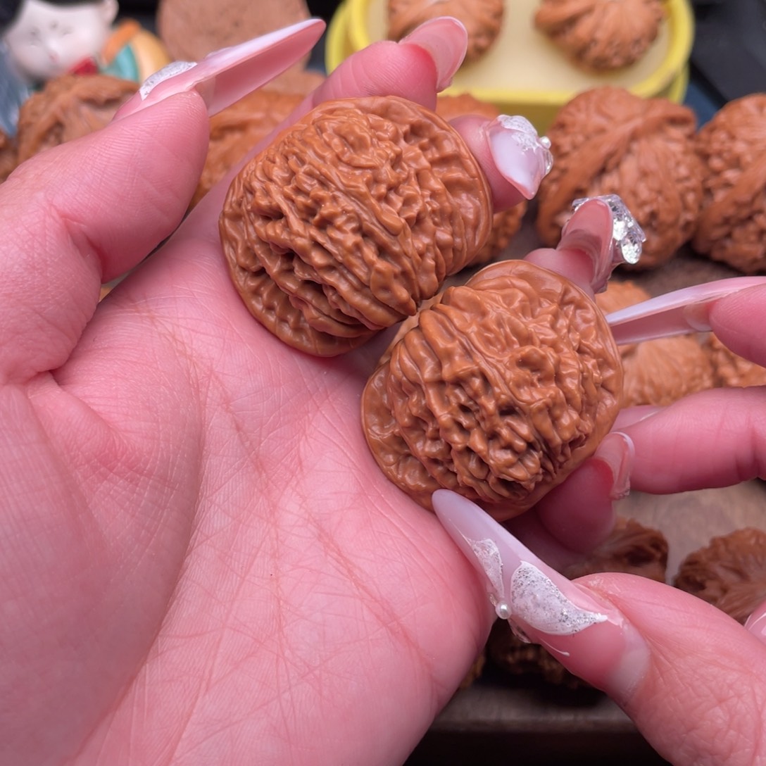 新***长文玩核桃把件汉高楼40