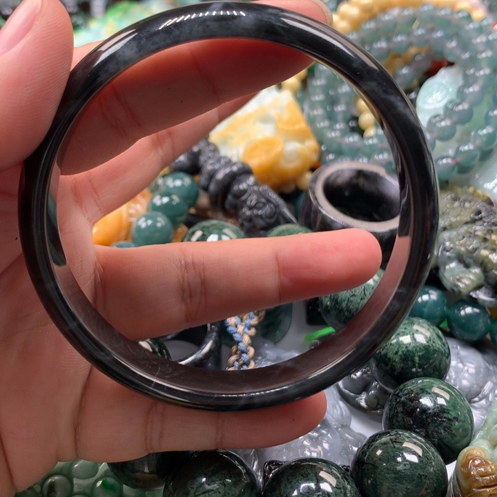 翡翠颈饰未镶嵌保真天然A货翡翠61.7