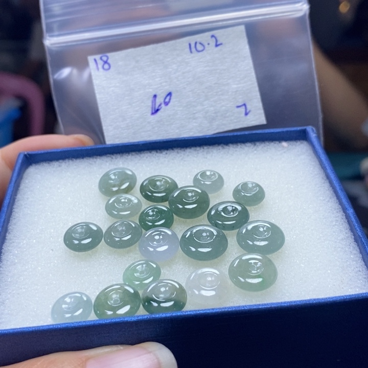 x***.定制翡翠未镶嵌不退