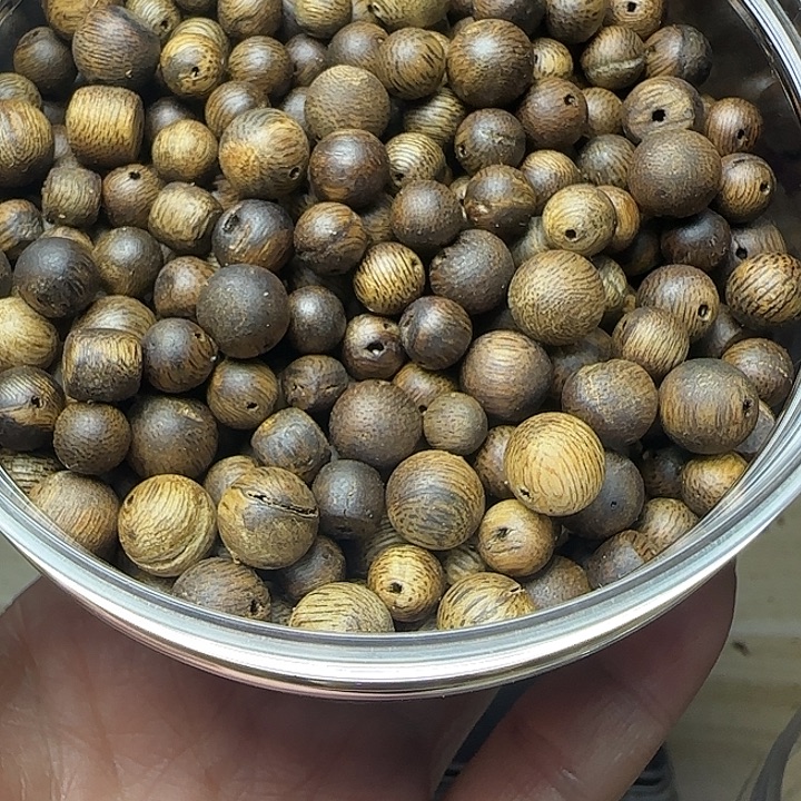 茗***绿奇散珠子料79克