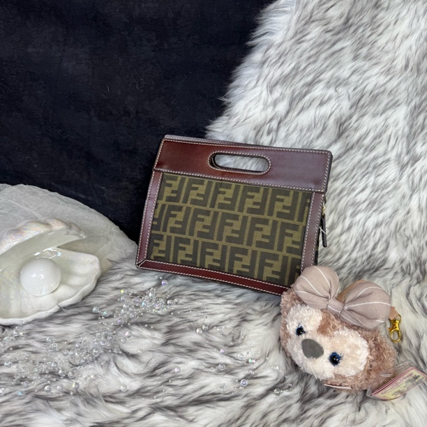 95新 FENDI/芬迪 经典老花手提夹子包