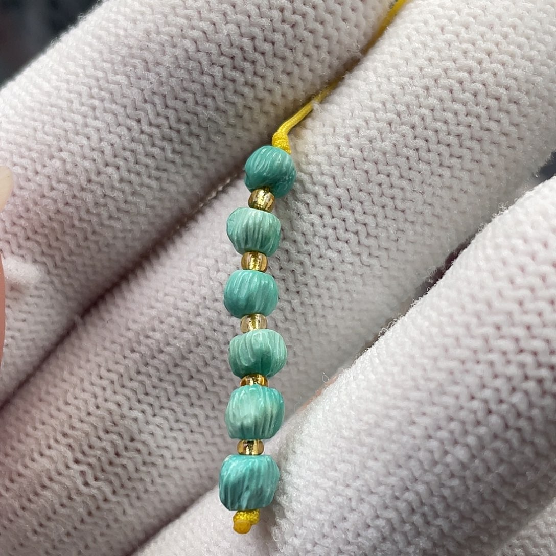 绿松石未镶嵌挂件