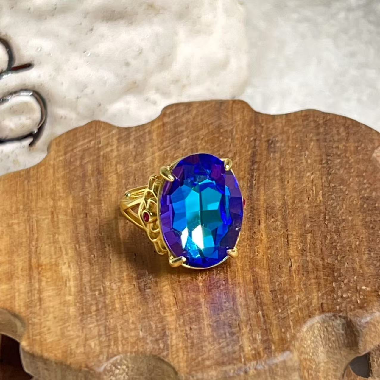 Y典藏品 蓝彩椭圆时尚戒指美观大气美轮美奂尽显魅力