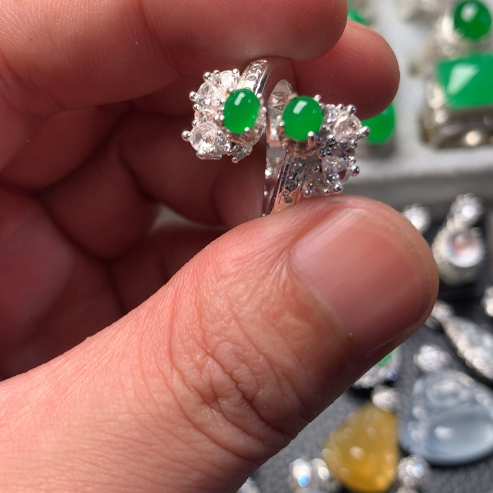 翡翠未镶嵌戒指阳绿性价比高