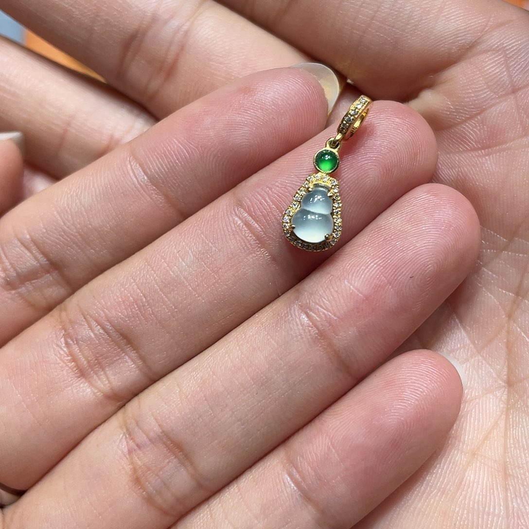 翡翠吊坠(不含链)18K金镶嵌