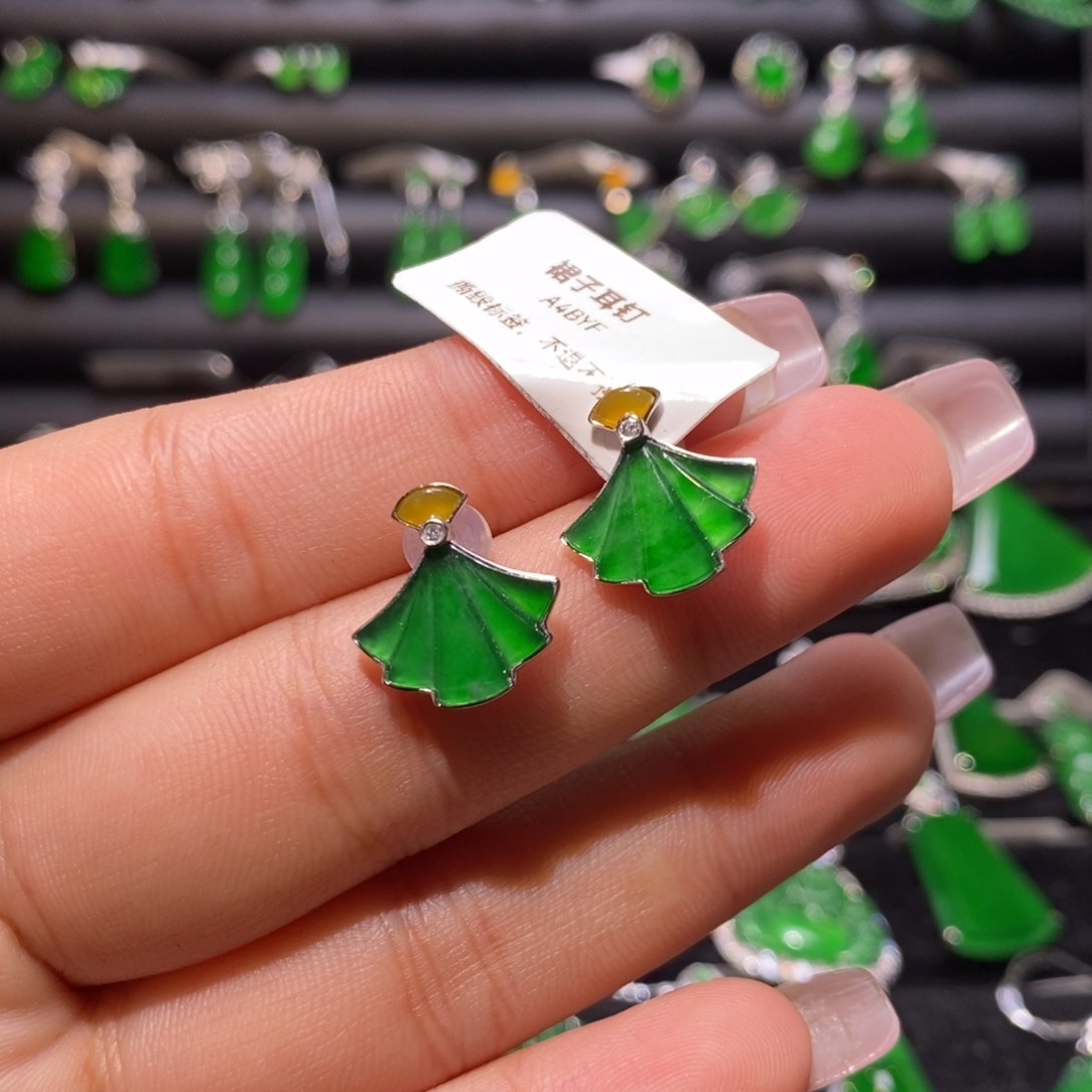 翡翠耳饰18K金镶嵌天然翡翠