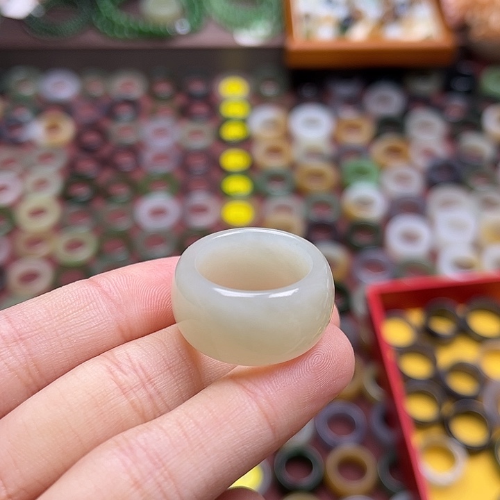 和田玉戒指未镶嵌18.1 暖白 无鉴赏