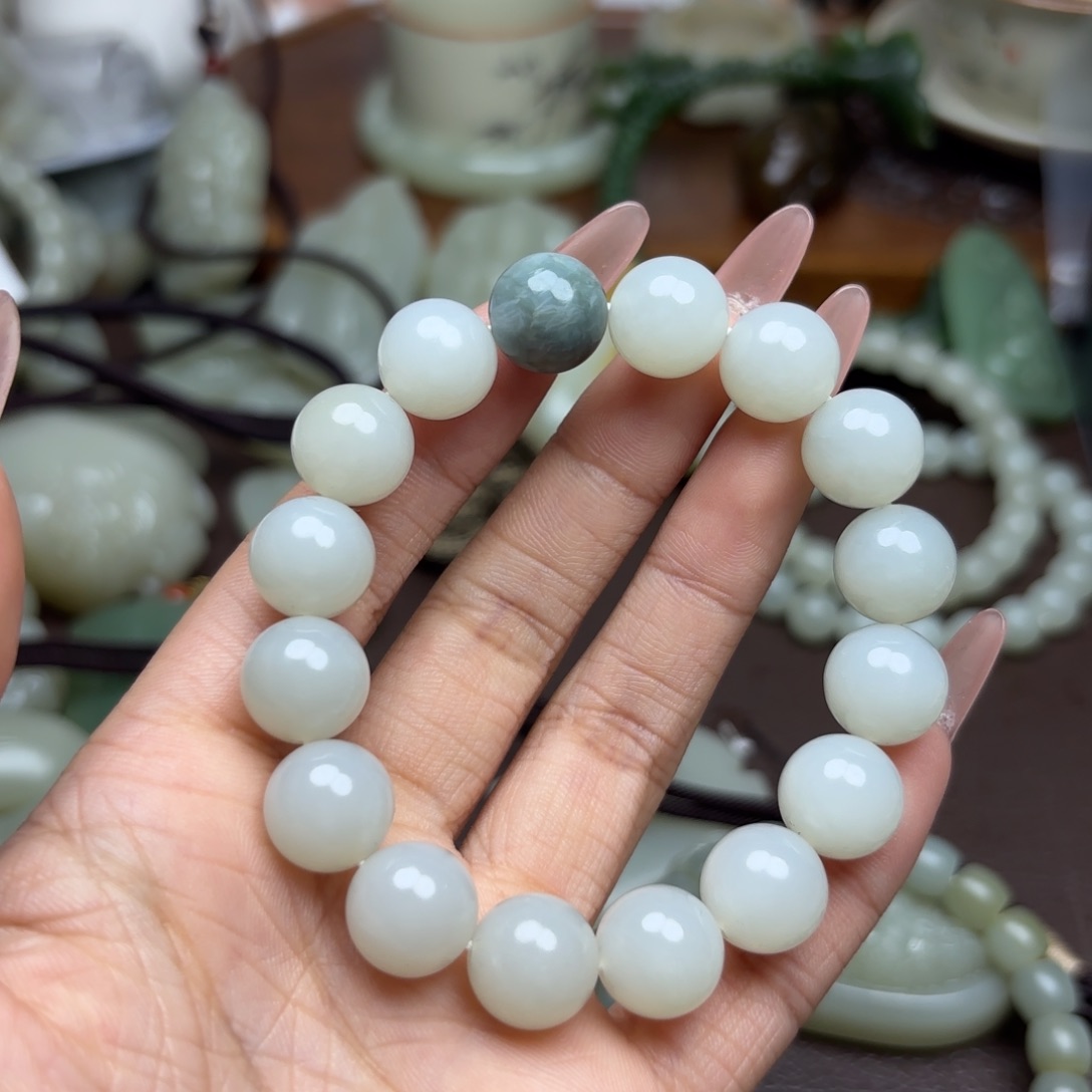 和田玉颈饰未镶嵌