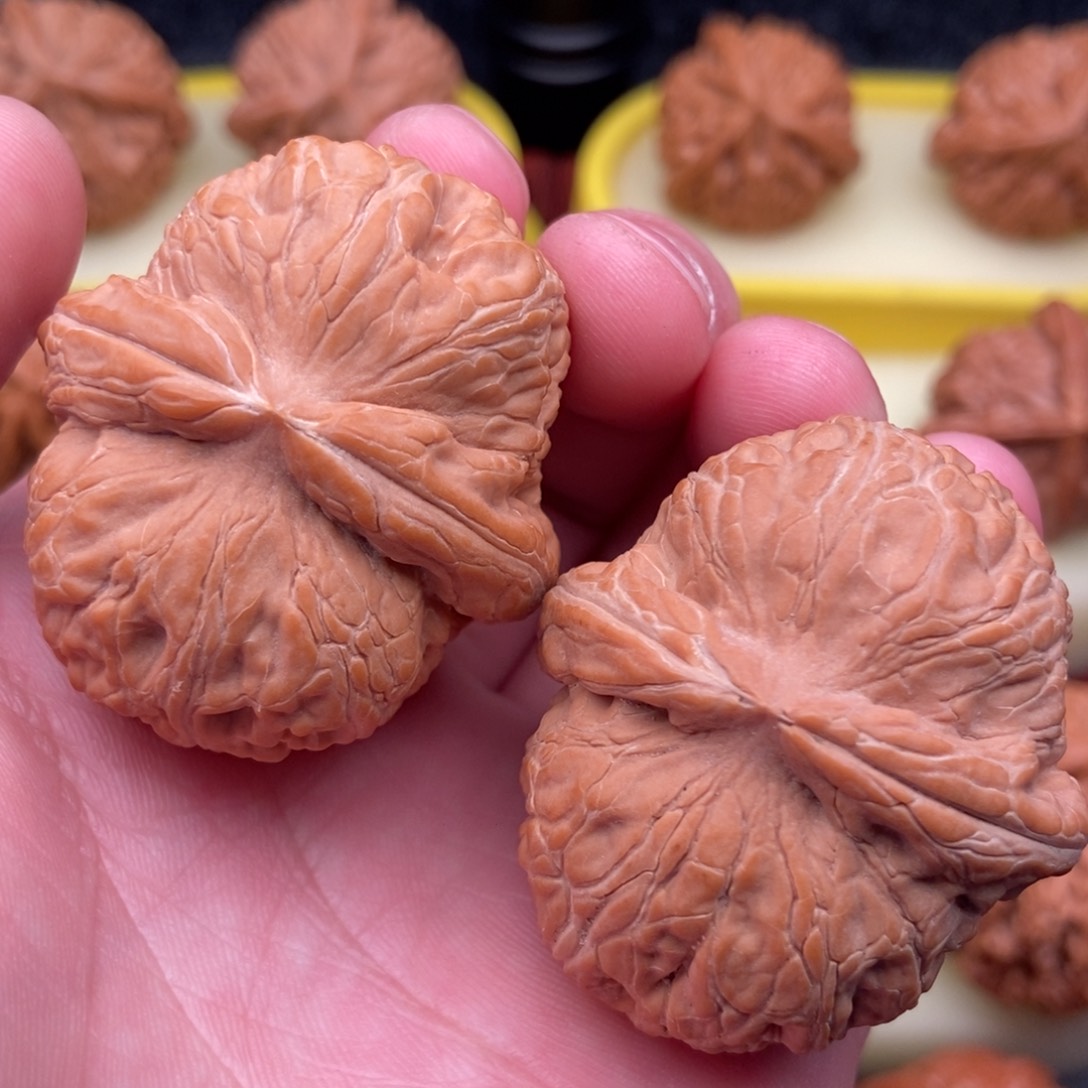 文玩核桃把件毕业大元宝43