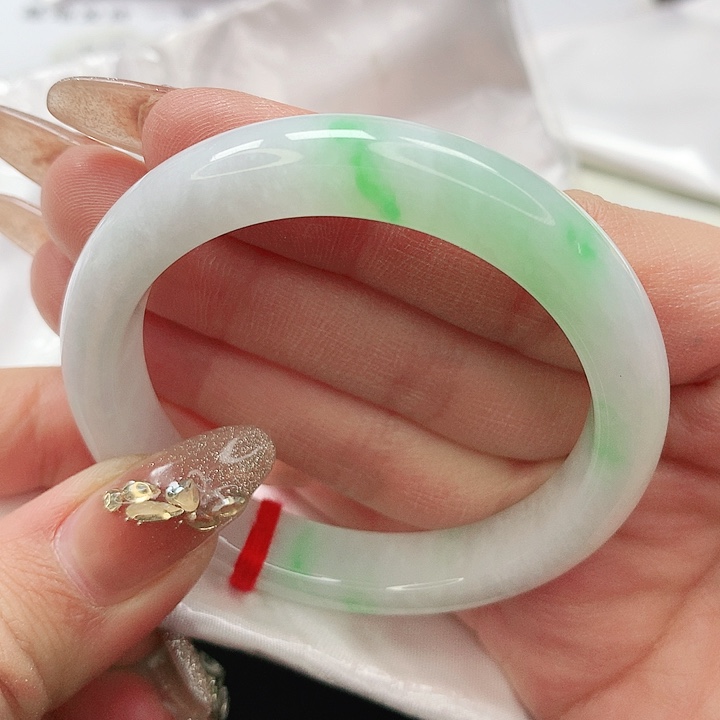 翡翠手镯未镶嵌缅甸天然A货翡翠