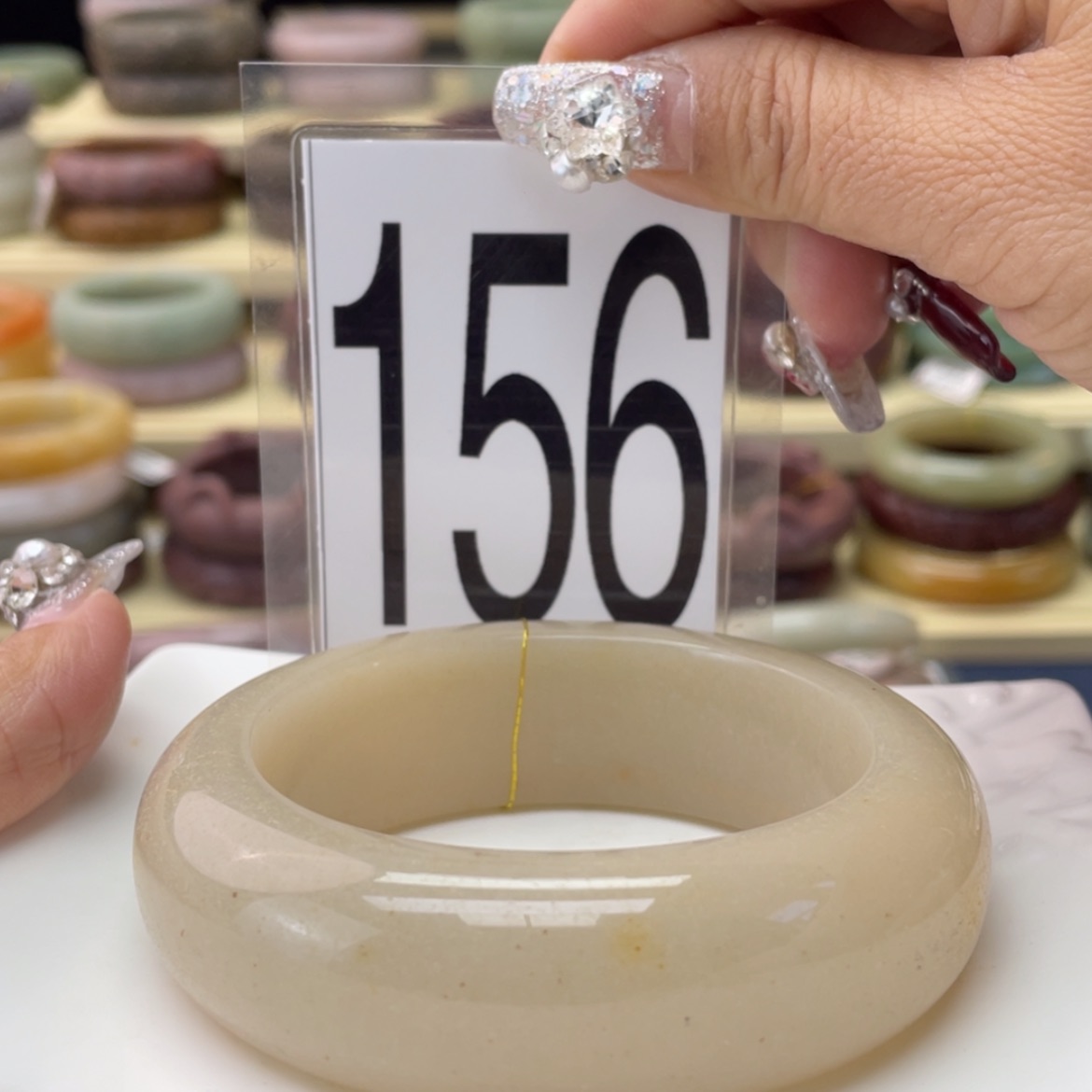 【闪购商品】石英质玉手镯未镶嵌