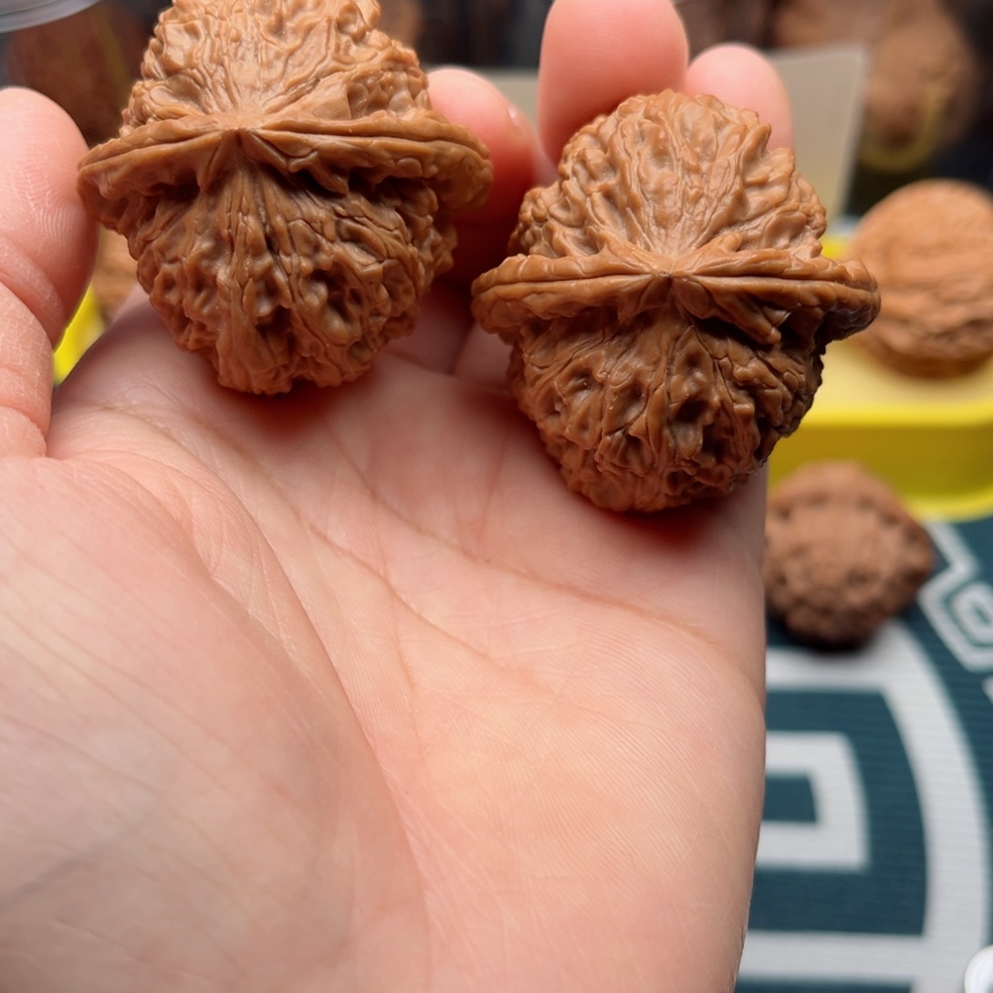 【闪购商品】桃木文玩核桃手把件40白狮子