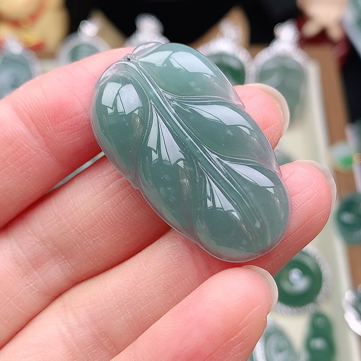颈饰未镶嵌翡翠吊坠