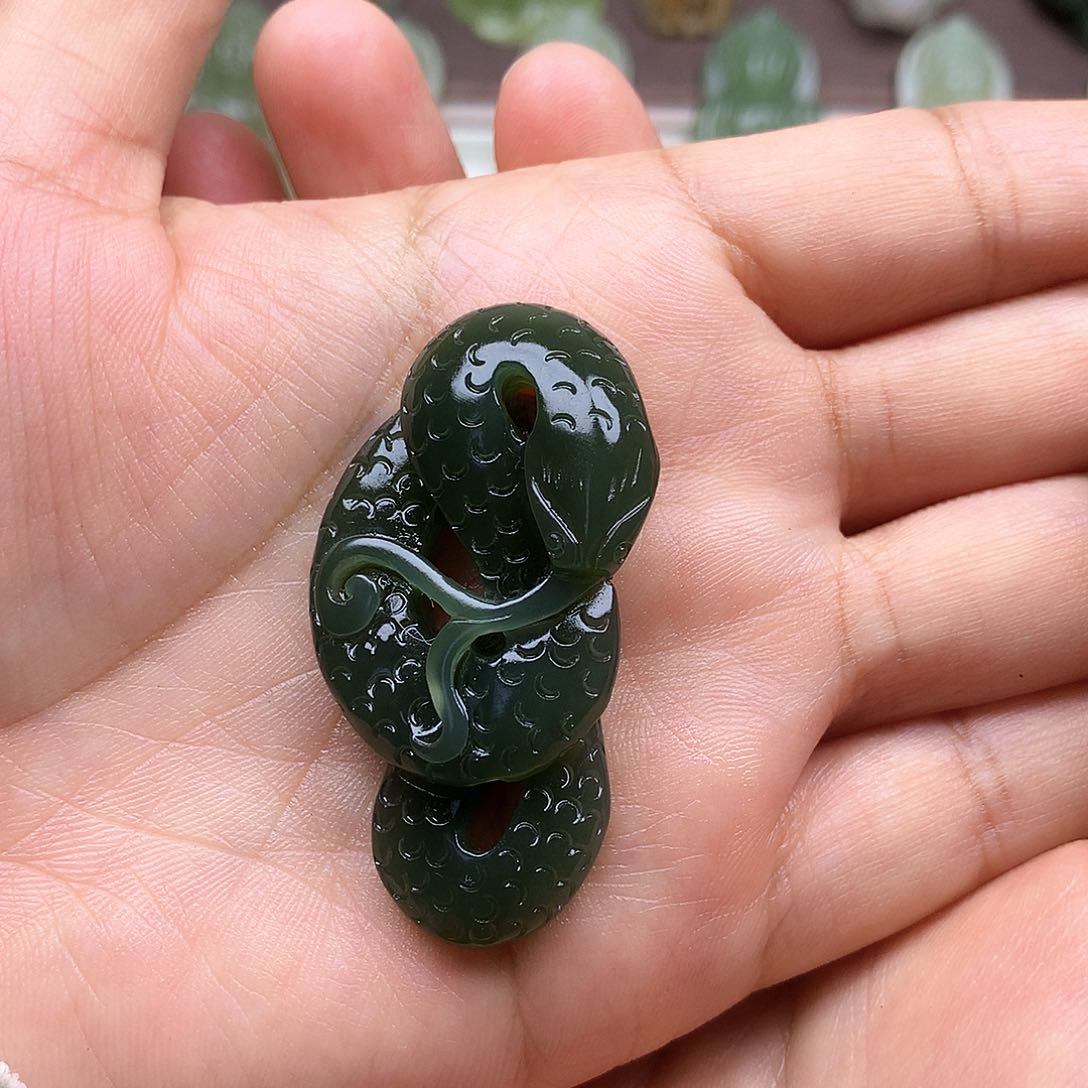 和田玉颈饰未镶嵌