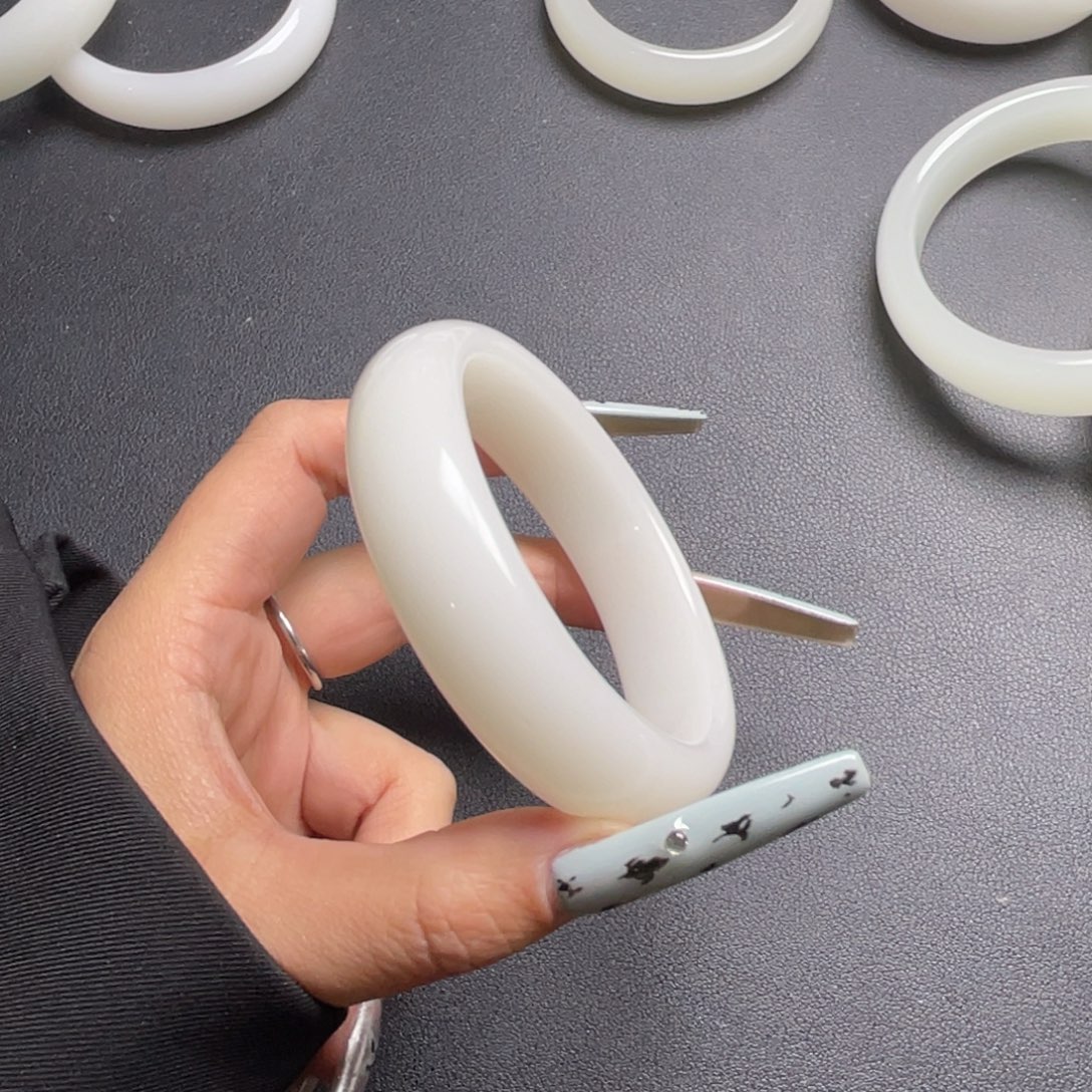 *****62圈口轮胎羊脂白