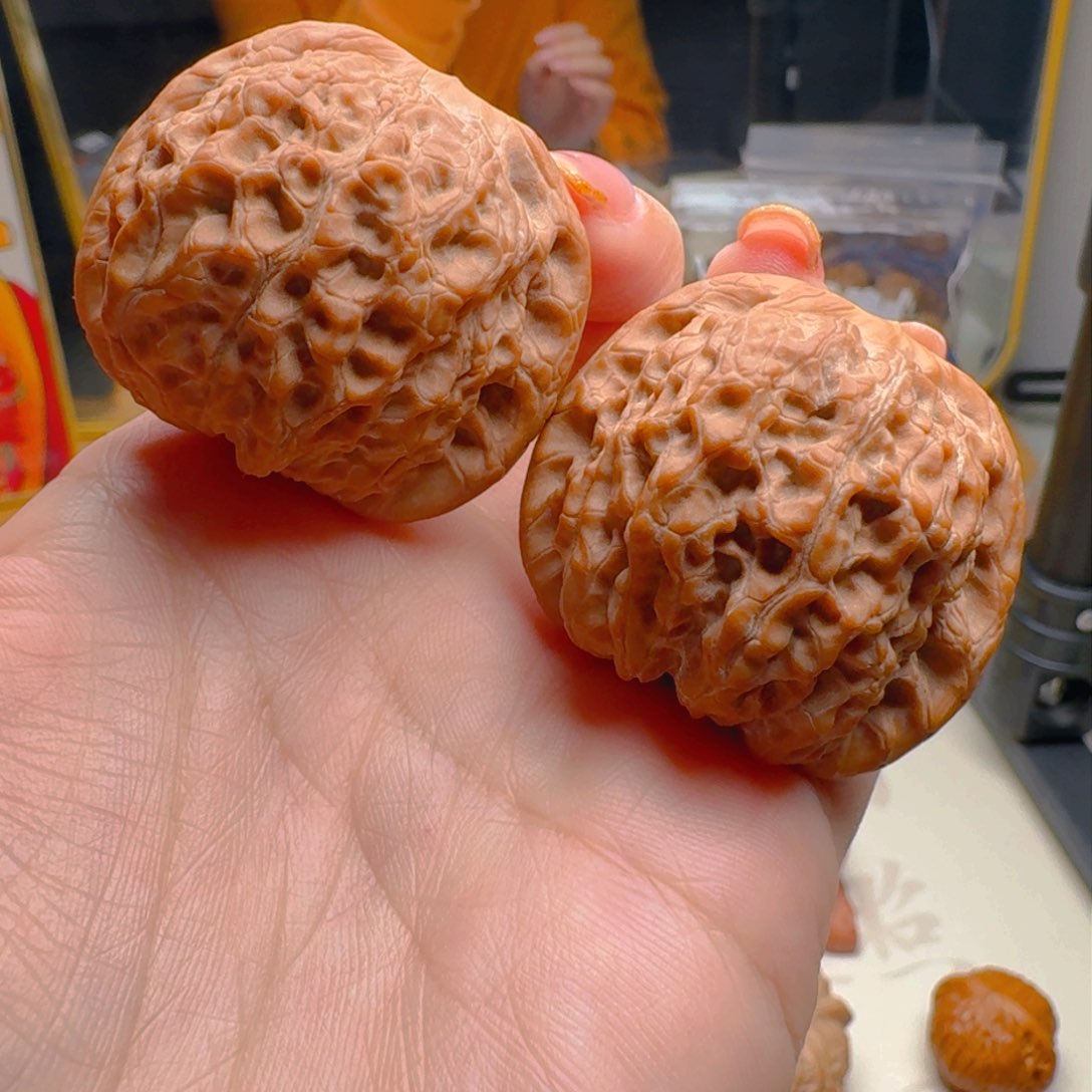 核桃把件41尺寸血麒麟