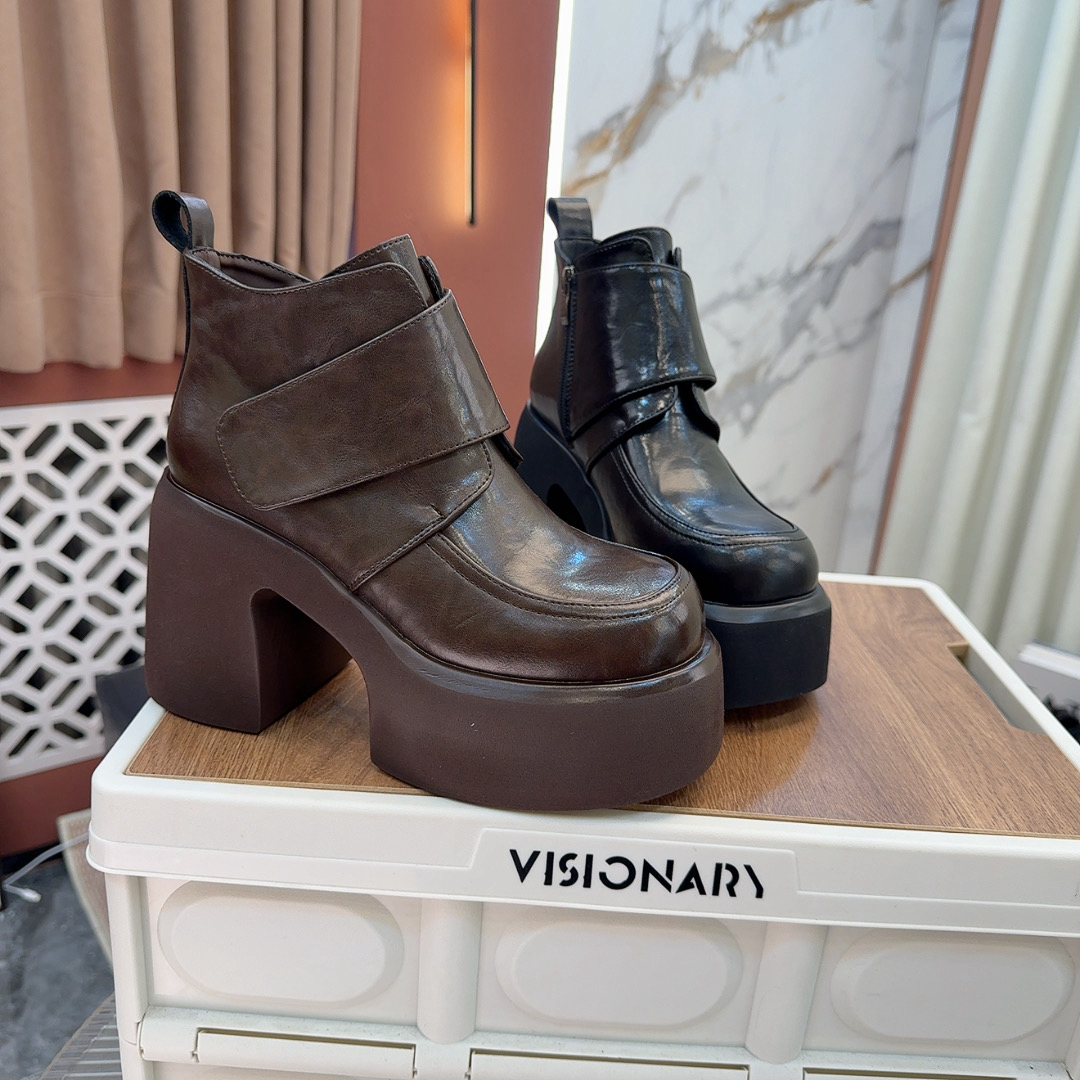 马丁靴女防水台厚款保暖纯色圆头短筒时尚高跟鞋百搭短靴2696-05