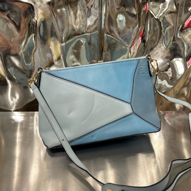 95新 LOEWE/罗意威 蓝色 puzzle 单肩斜挎