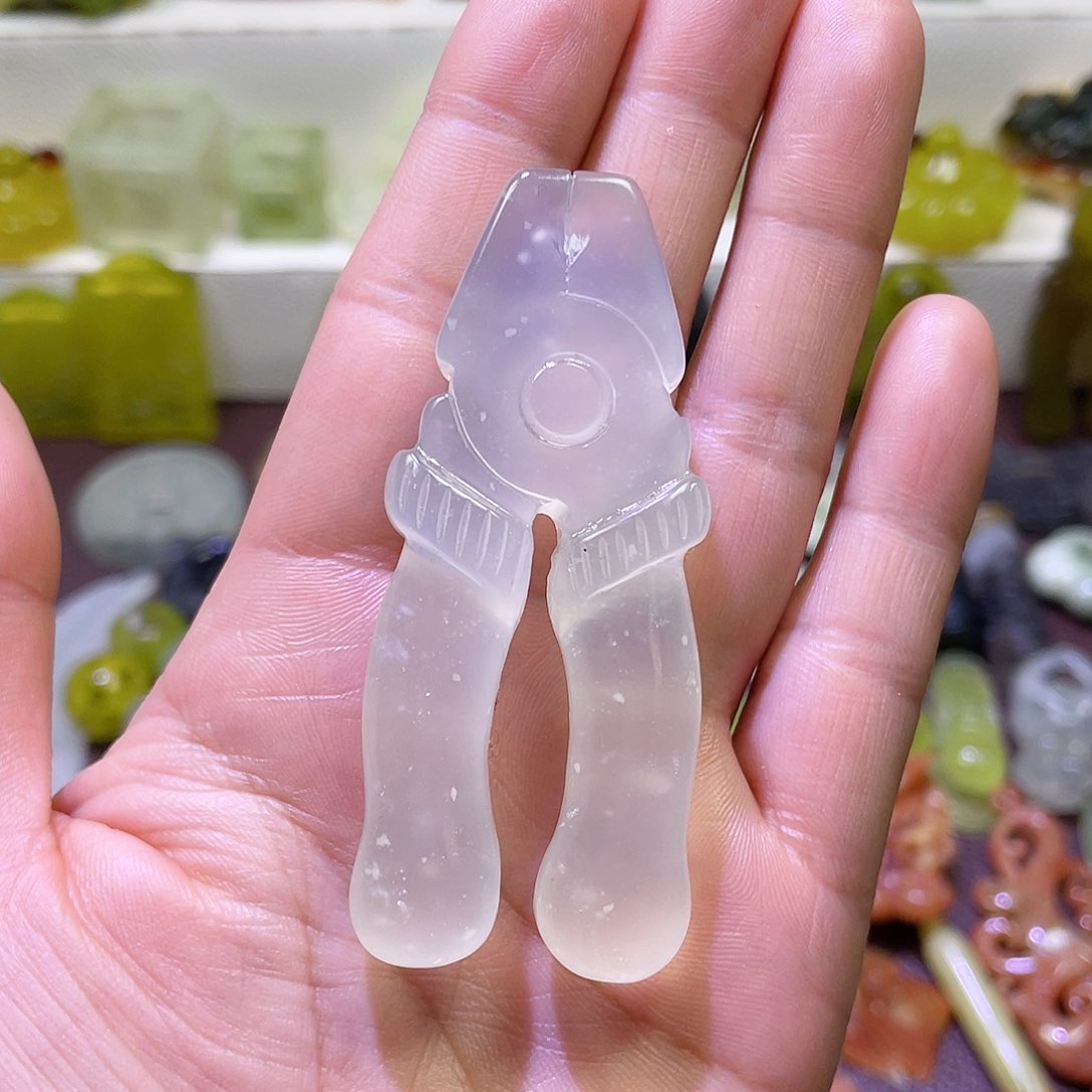 蛇纹石玉颈饰未镶嵌