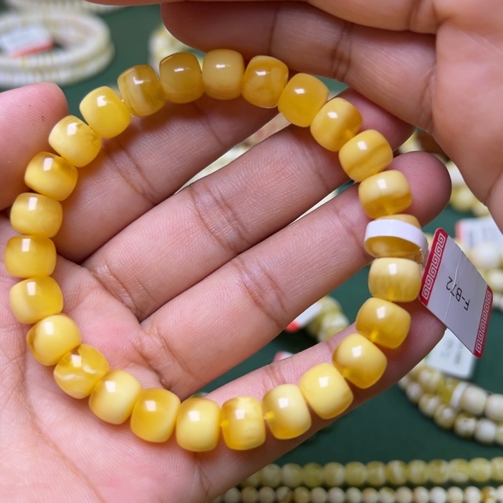 蜜蜡未镶嵌珠宝奇石