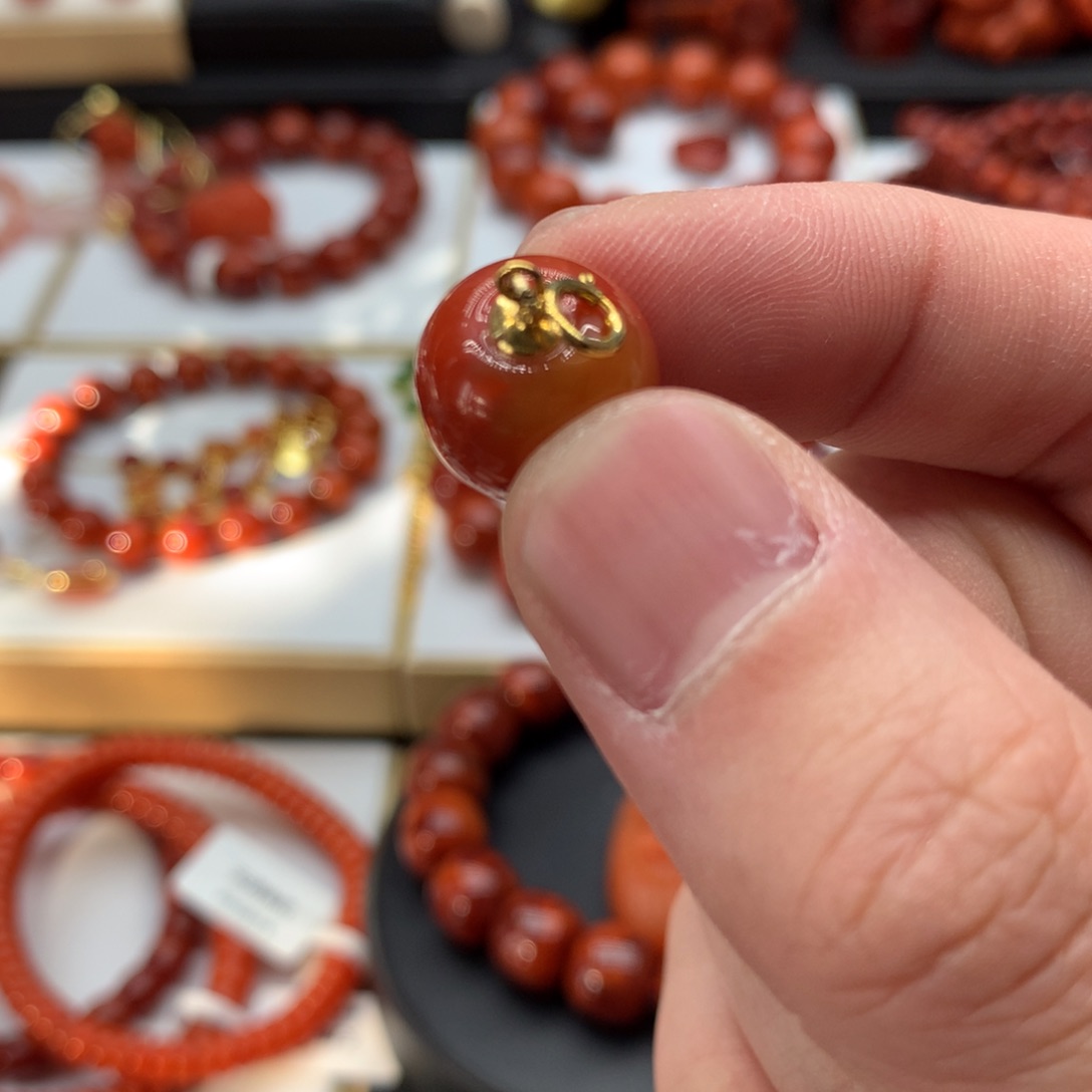 南红玛瑙配饰未镶嵌