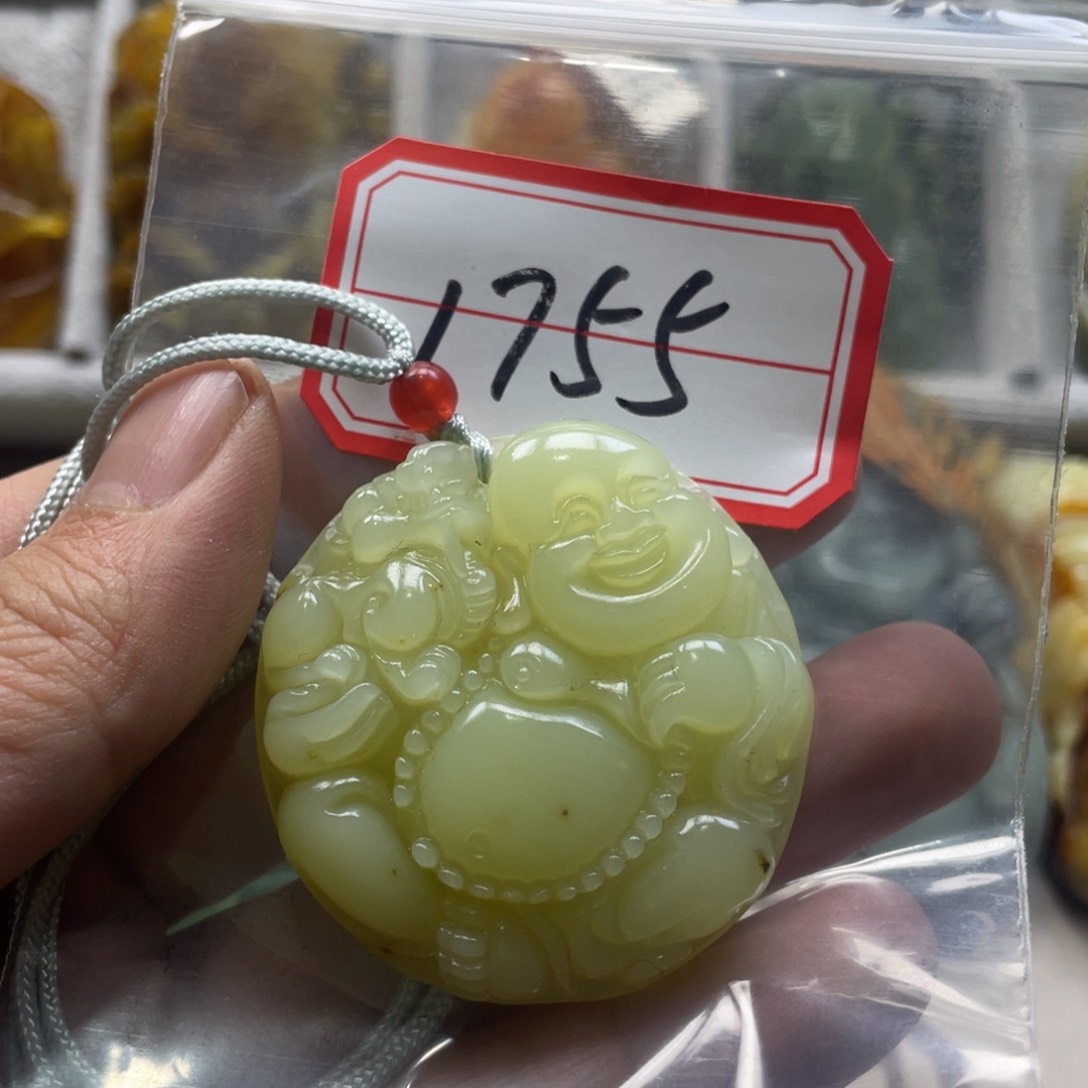 蛇纹石玉颈饰未镶嵌吊坠