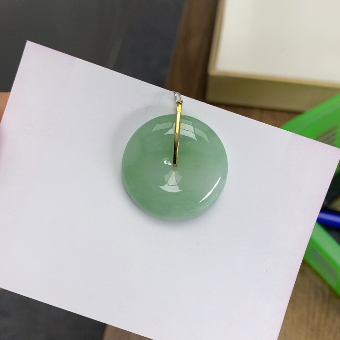 翡翠颈饰18K金镶嵌平安扣