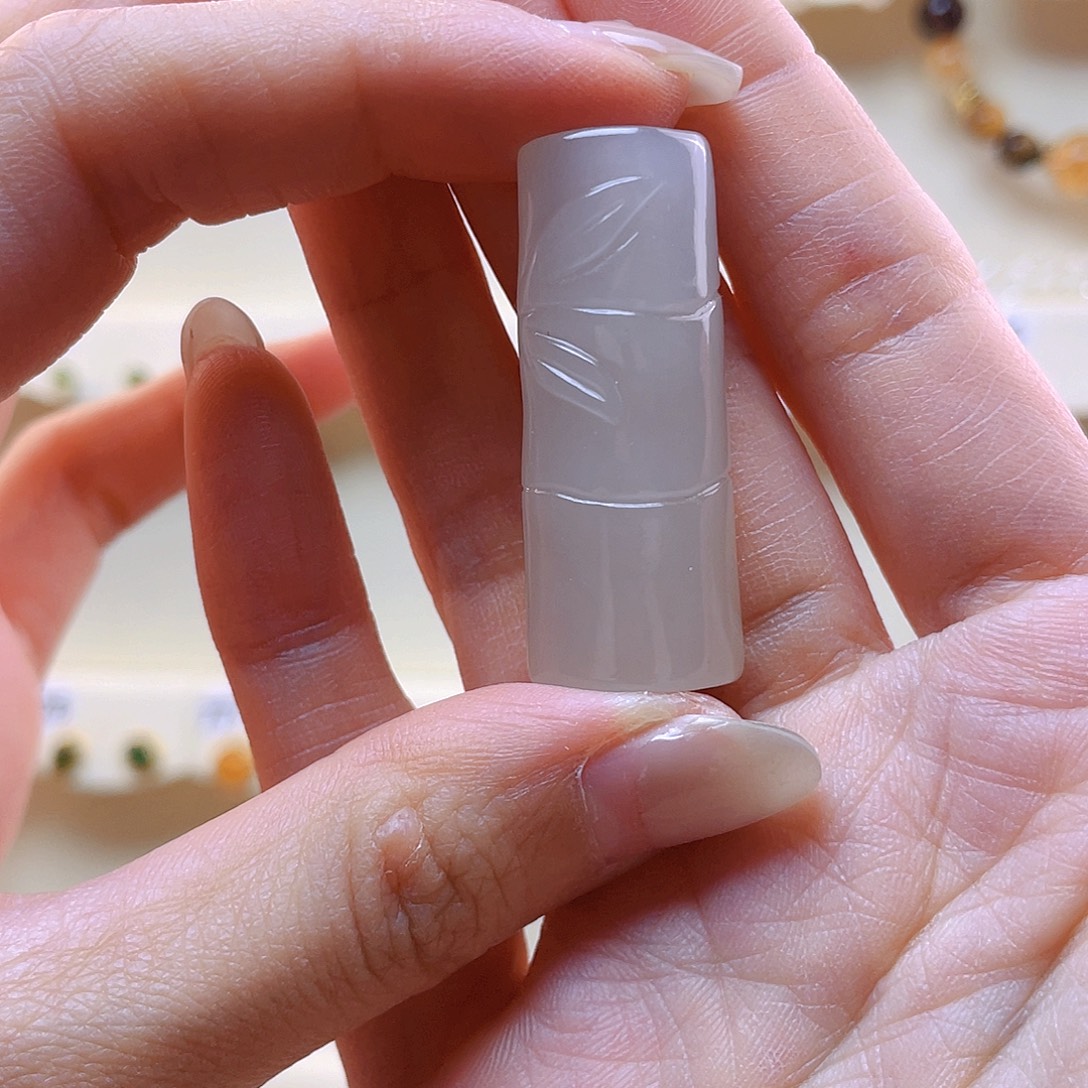 和田玉未镶嵌吊坠(赠链)