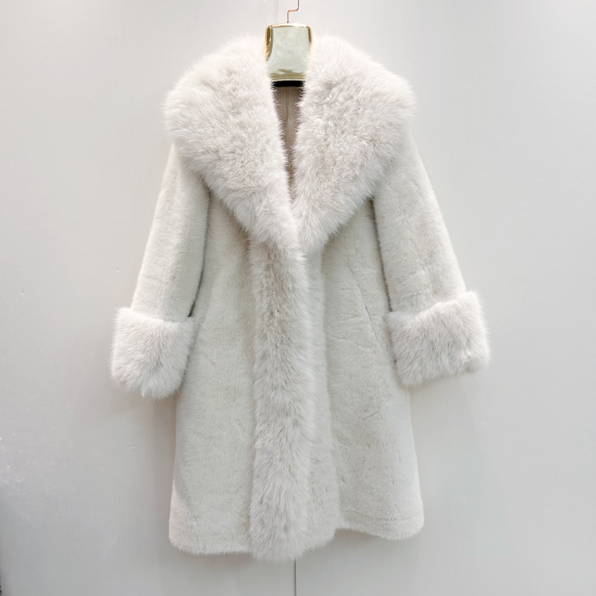 【M·佳】冬季气质毛毛外套0053