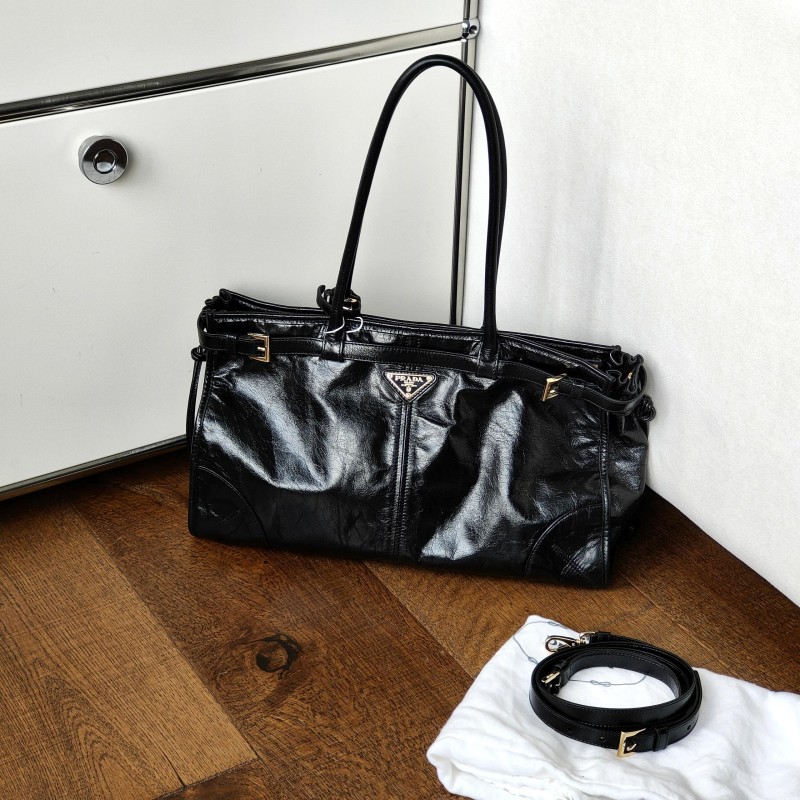 95新 Prada/普拉达 【24期免息】 黑金soft lux大号单肩包 53304
