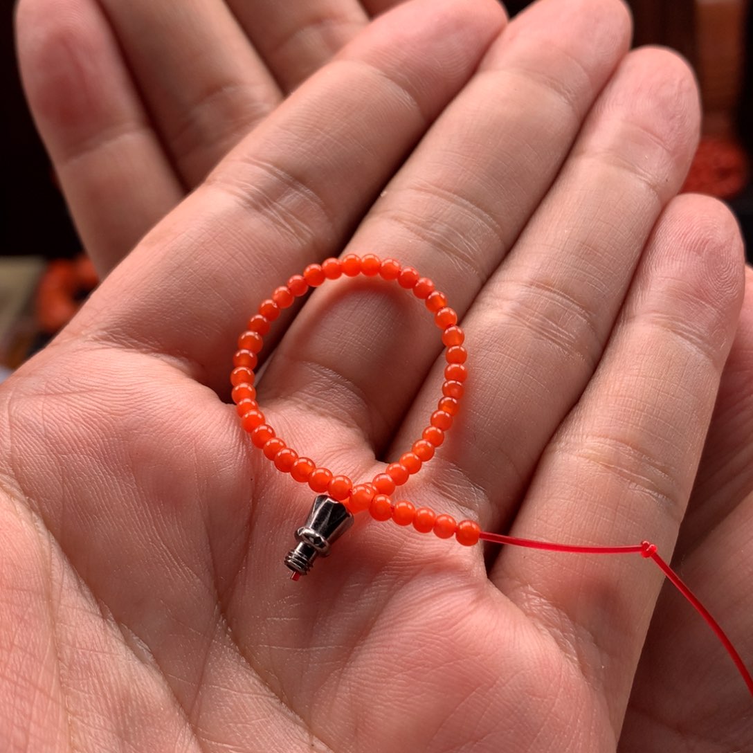 南红玛瑙手串未镶嵌