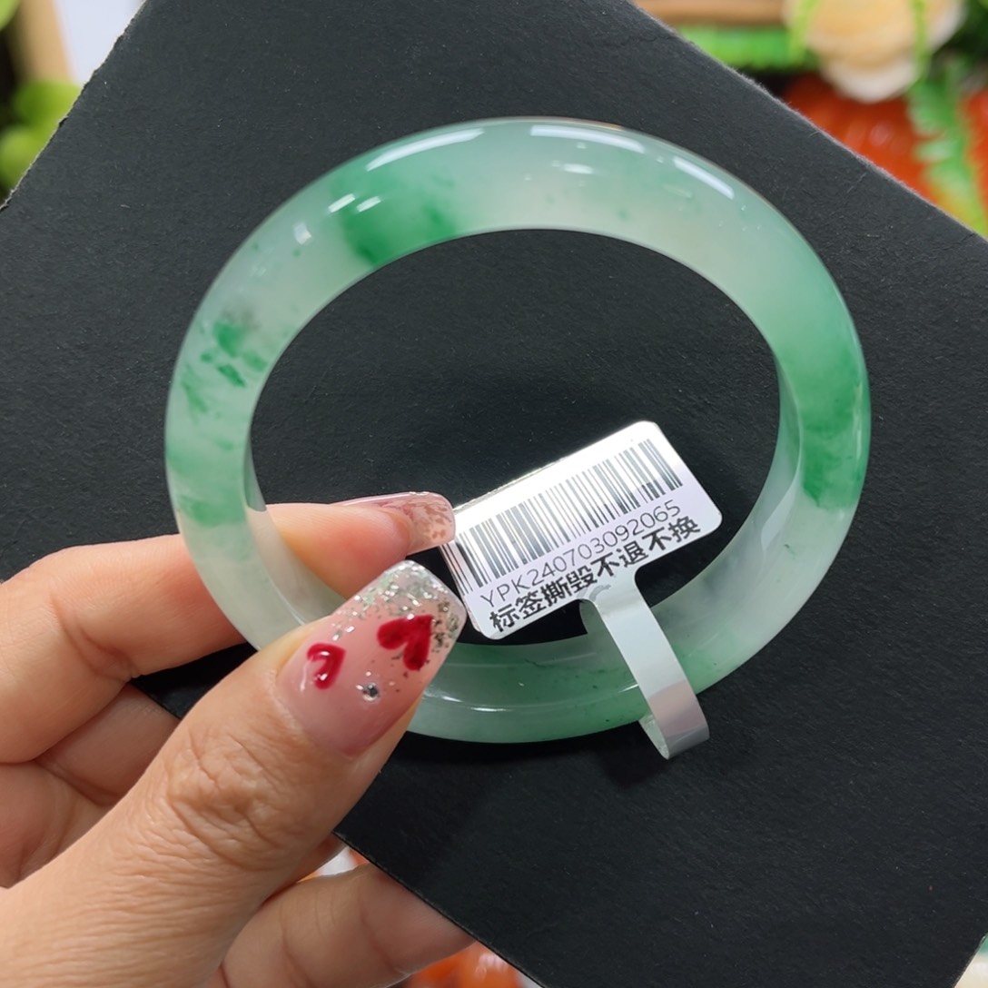 石英质玉手镯未镶嵌➕周周56.2