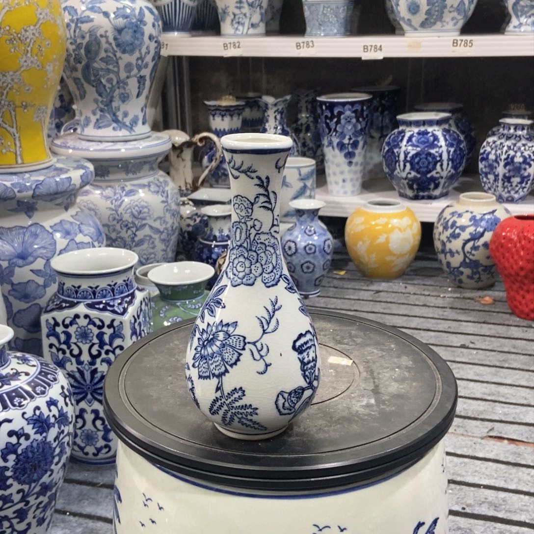 摆件花瓶手绘釉下彩