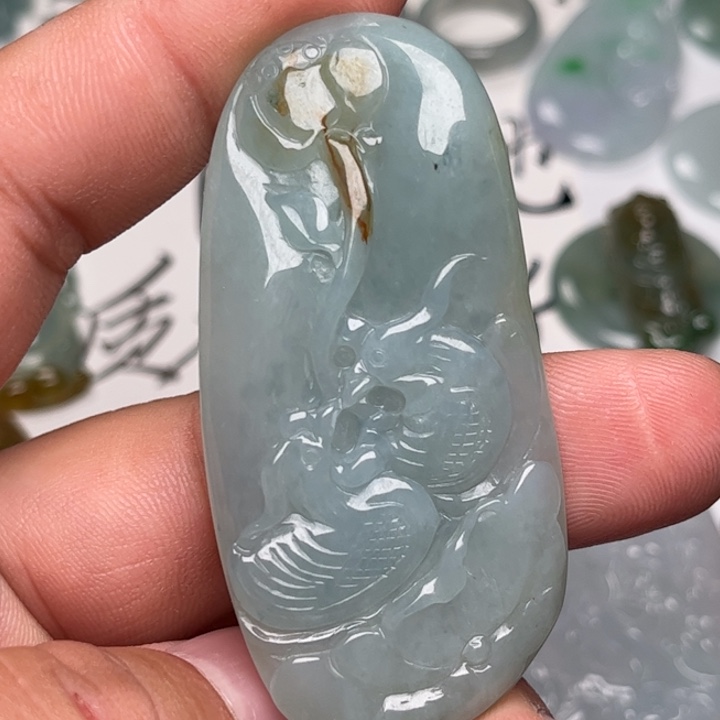 翡翠未镶嵌颈饰鸳鸯