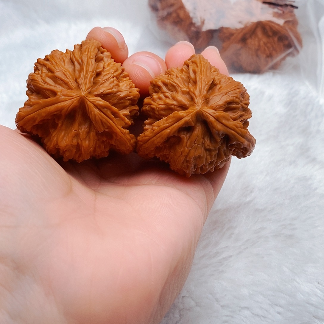 胖***丁文玩核桃吊坠三棱