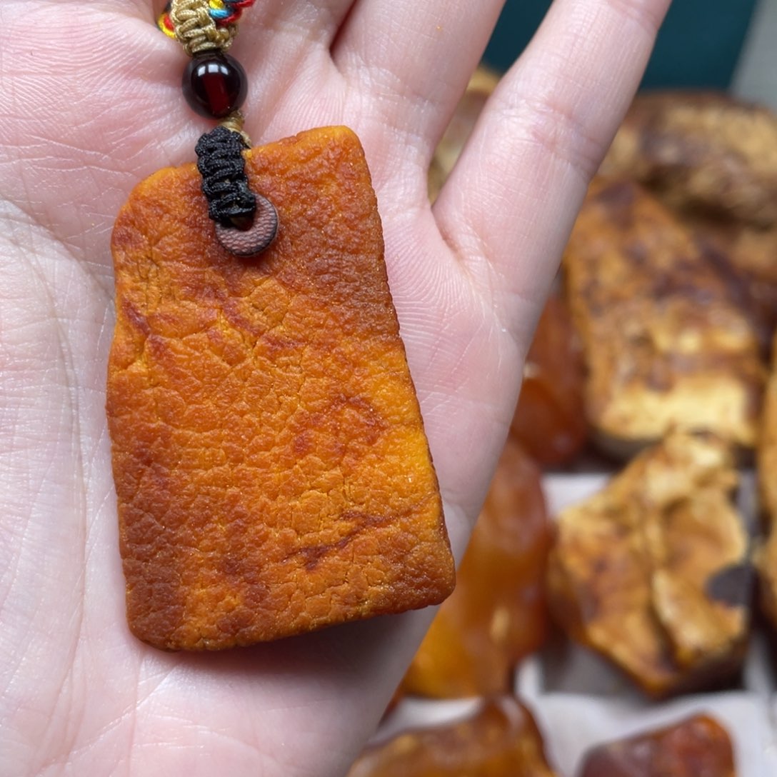 琥珀珠宝奇石未镶嵌