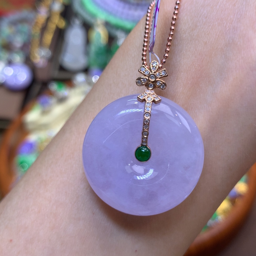 翡翠18K金镶嵌颈饰