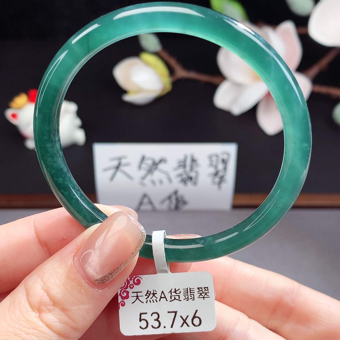 翡翠手镯（圆镯）未镶嵌