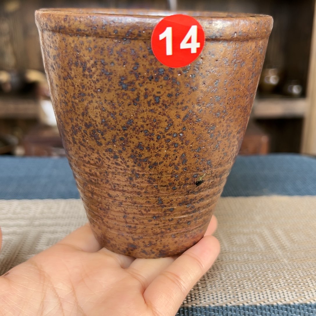 纯手工制作的瓮杯