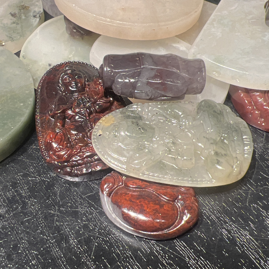 桂林鸡血玉红白黄绿粉，一物一拍