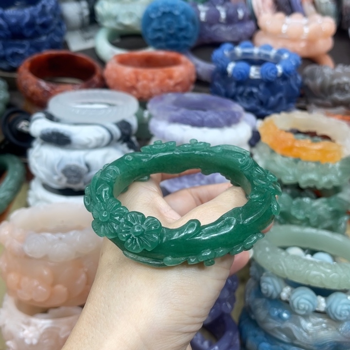 石英岩玉未镶嵌手镯