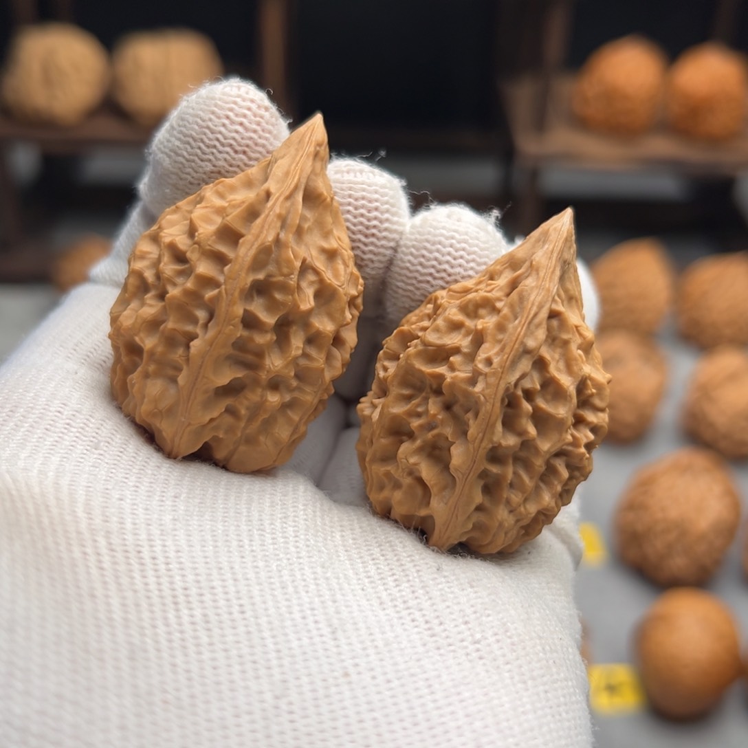 桃核吊坠鸭嘴兽32.30.46