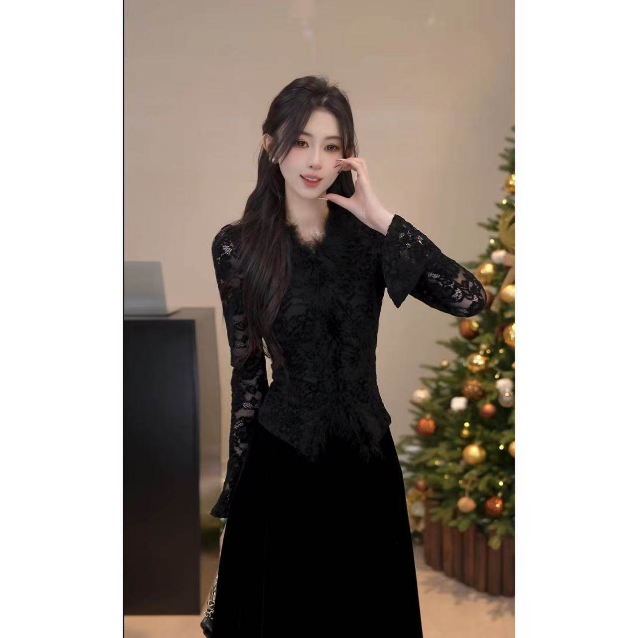 YUANLIANSU/圆脸酥【雪绒晴纪】法式轻奢修身喇叭袖V领蕾丝衫秋冬