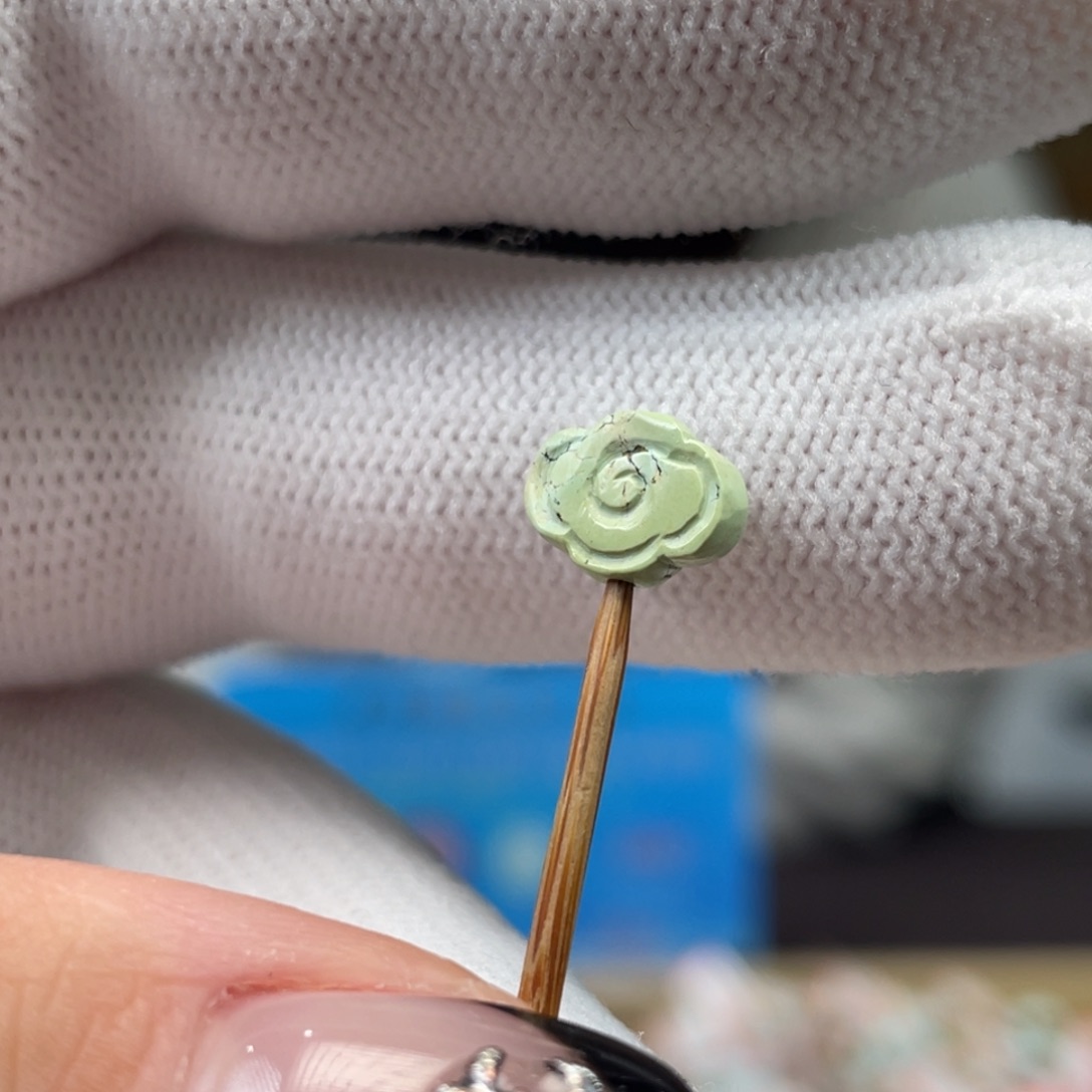 绿松石未镶嵌挂件