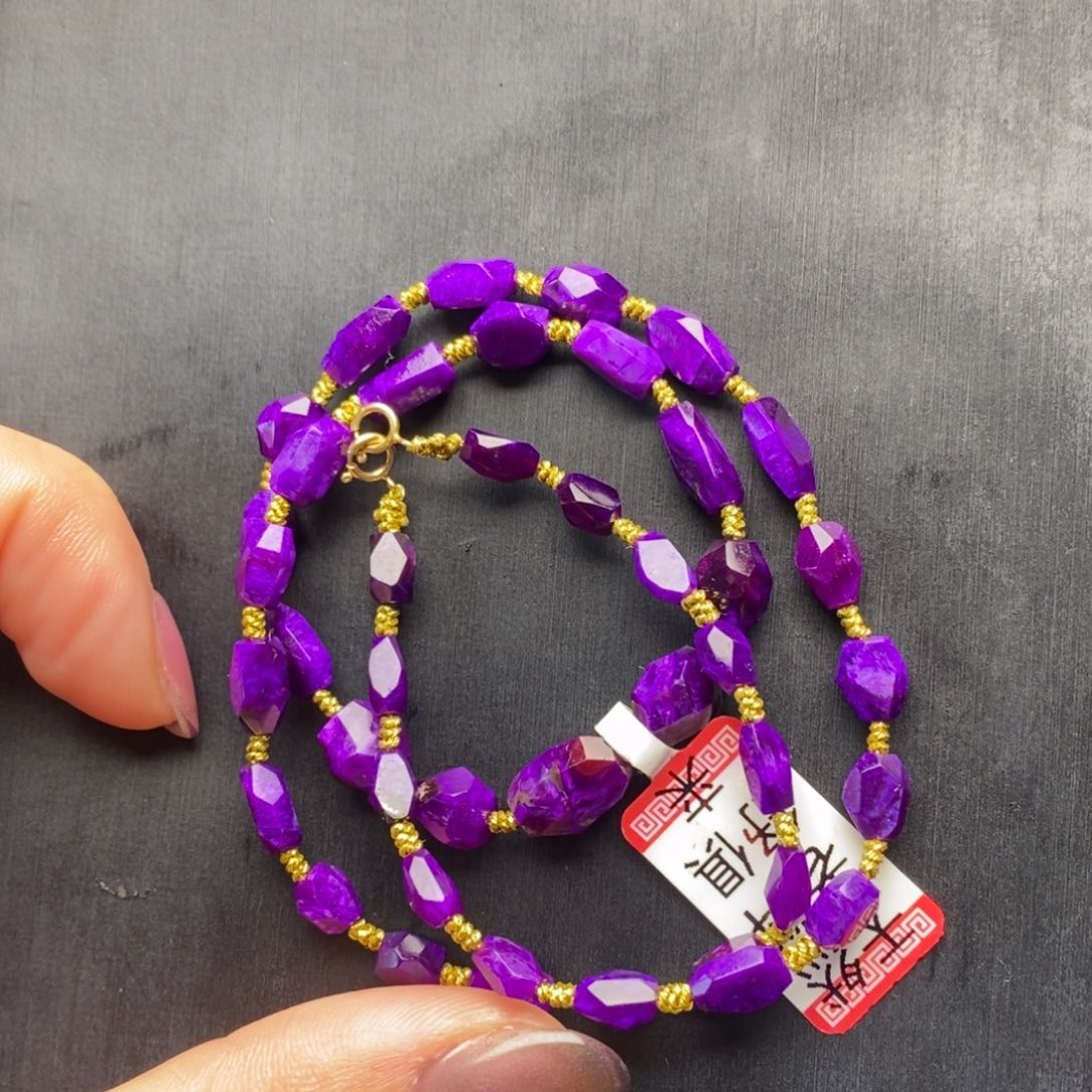 未镶嵌苏纪石（舒俱来）项链