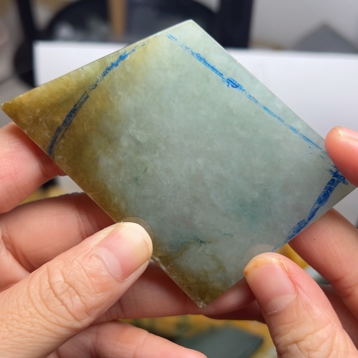 翡翠颈饰未镶嵌毛料